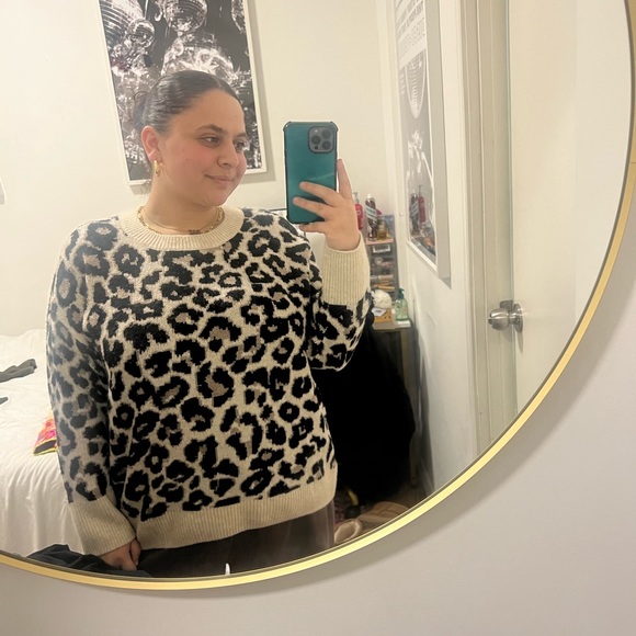 Vince Camuto Cheetah Print Sweater - Picture 3 of 4